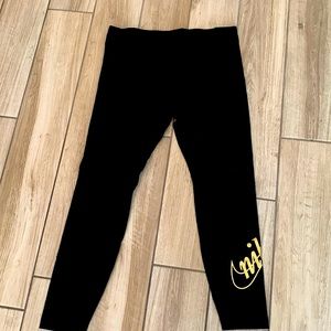 NWT Women’s Nike Leggings